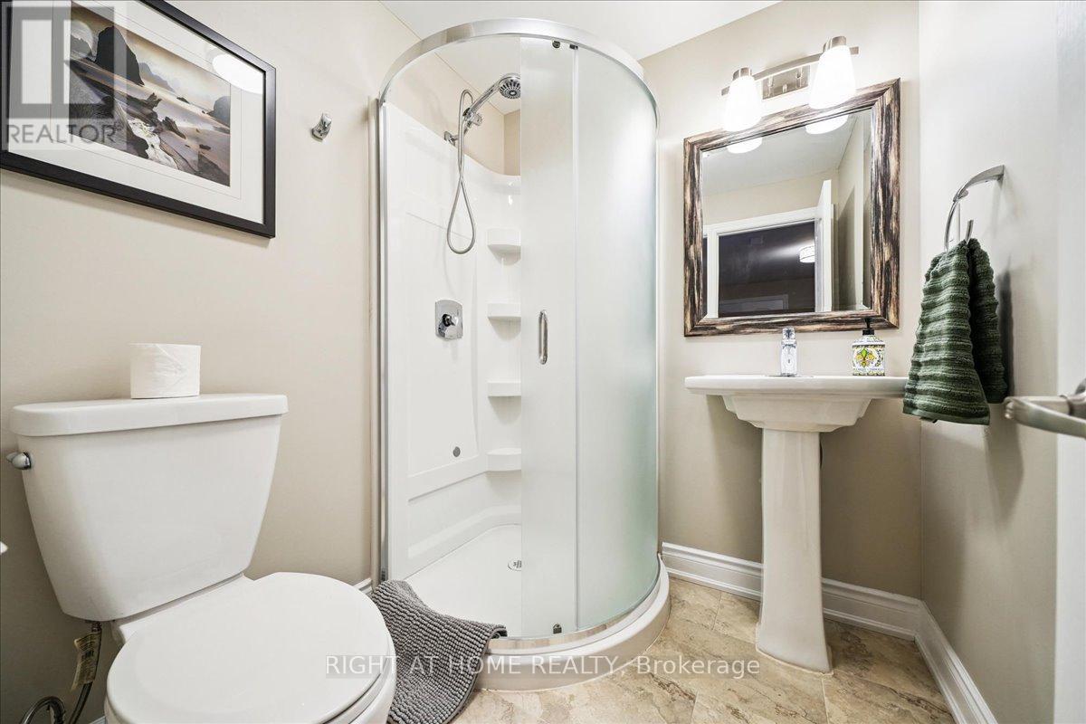 899 PICKERSGILL CRESCENT - 36