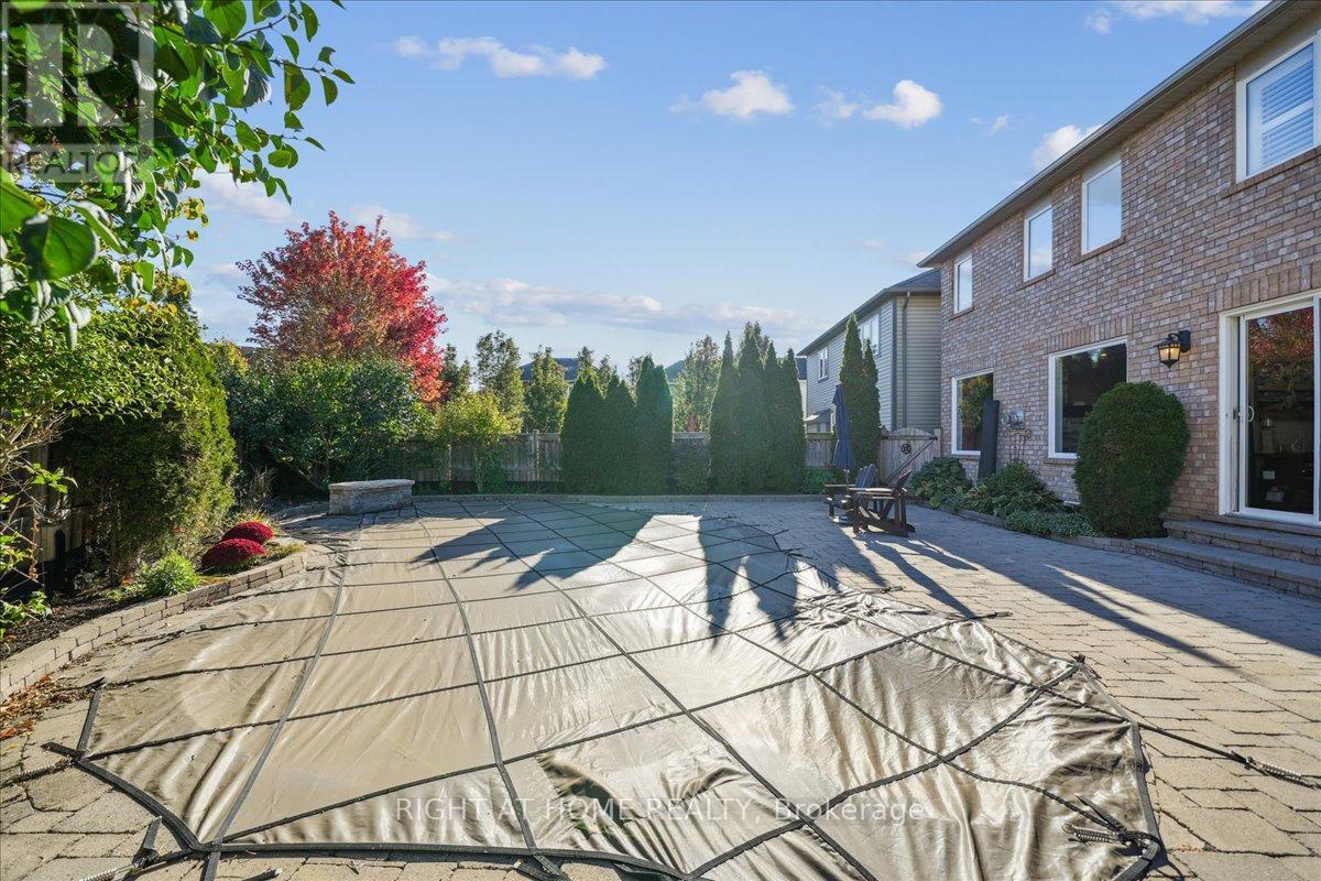 899 PICKERSGILL CRESCENT - 38