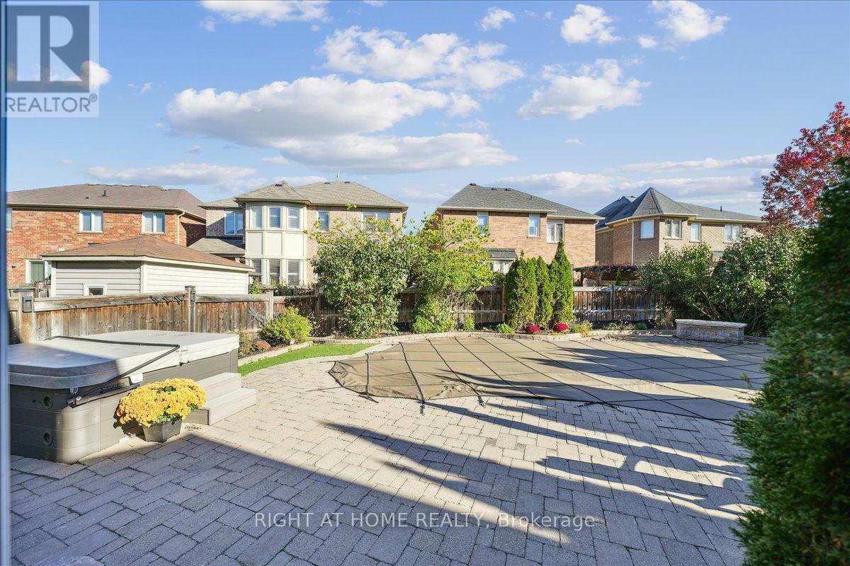 899 PICKERSGILL CRESCENT - 39