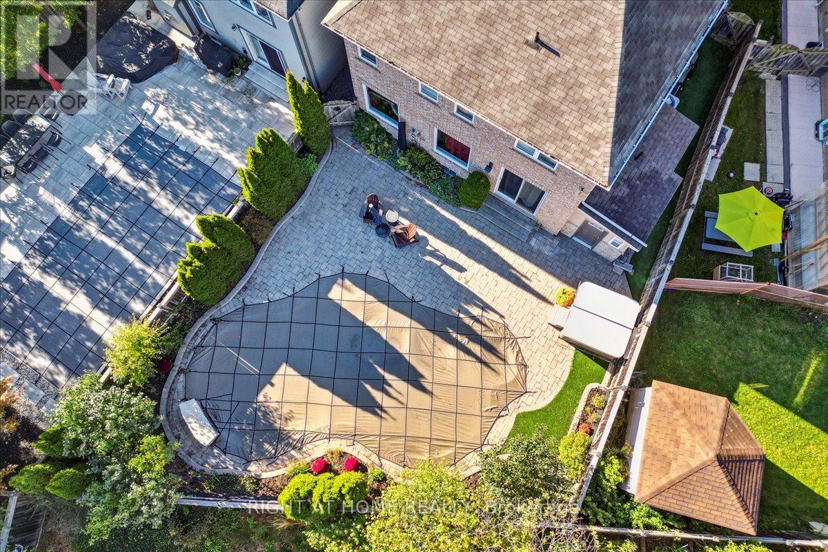 899 PICKERSGILL CRESCENT - 42
