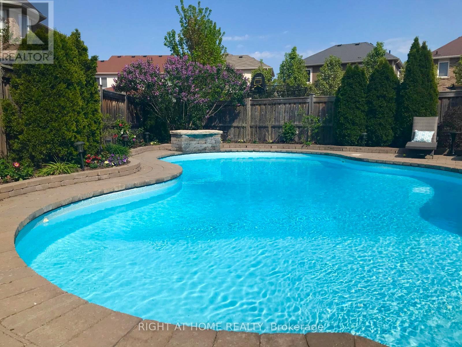 899 PICKERSGILL CRESCENT - 47