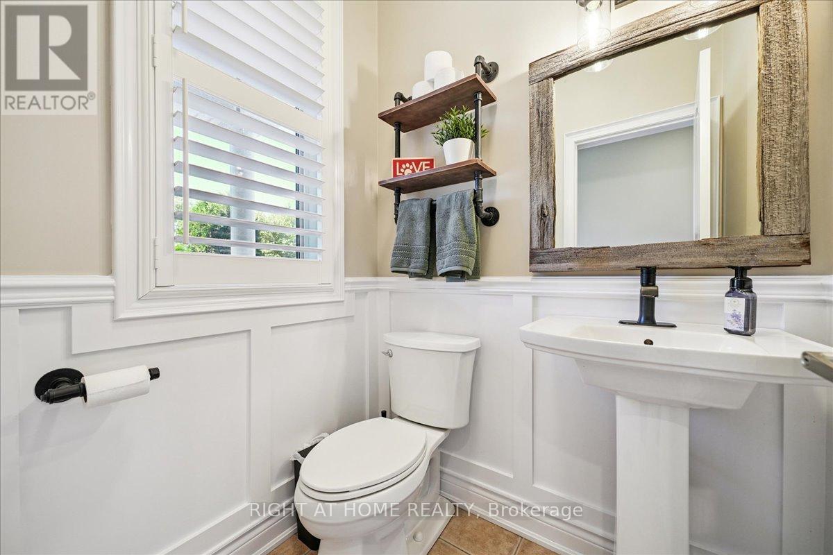 899 PICKERSGILL CRESCENT - 7