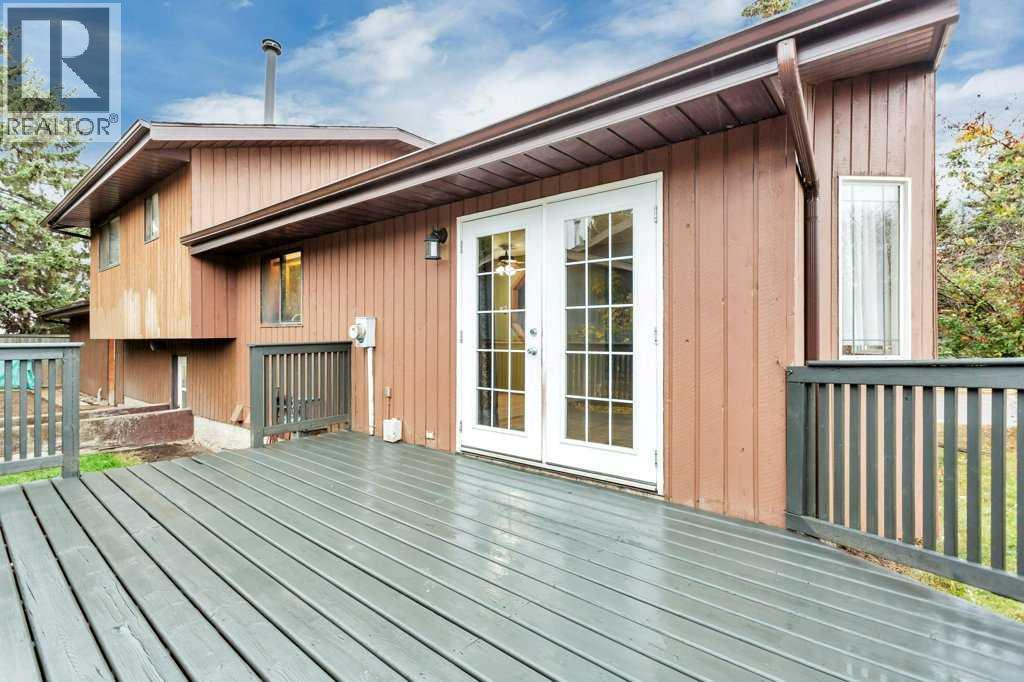 Single Family House 4 Level for Sale in  Glendale Boulevard Glendale Red Deer 
