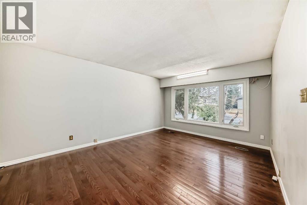 Single Family House Bungalow for Sale in   Street NE Mayland Heights Calgary 