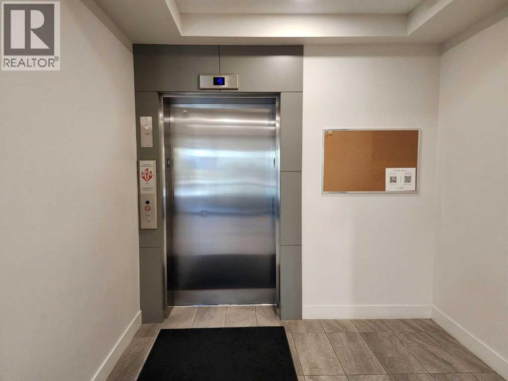 Single Family House for Sale in   Sherwood Square NW Sherwood Calgary 