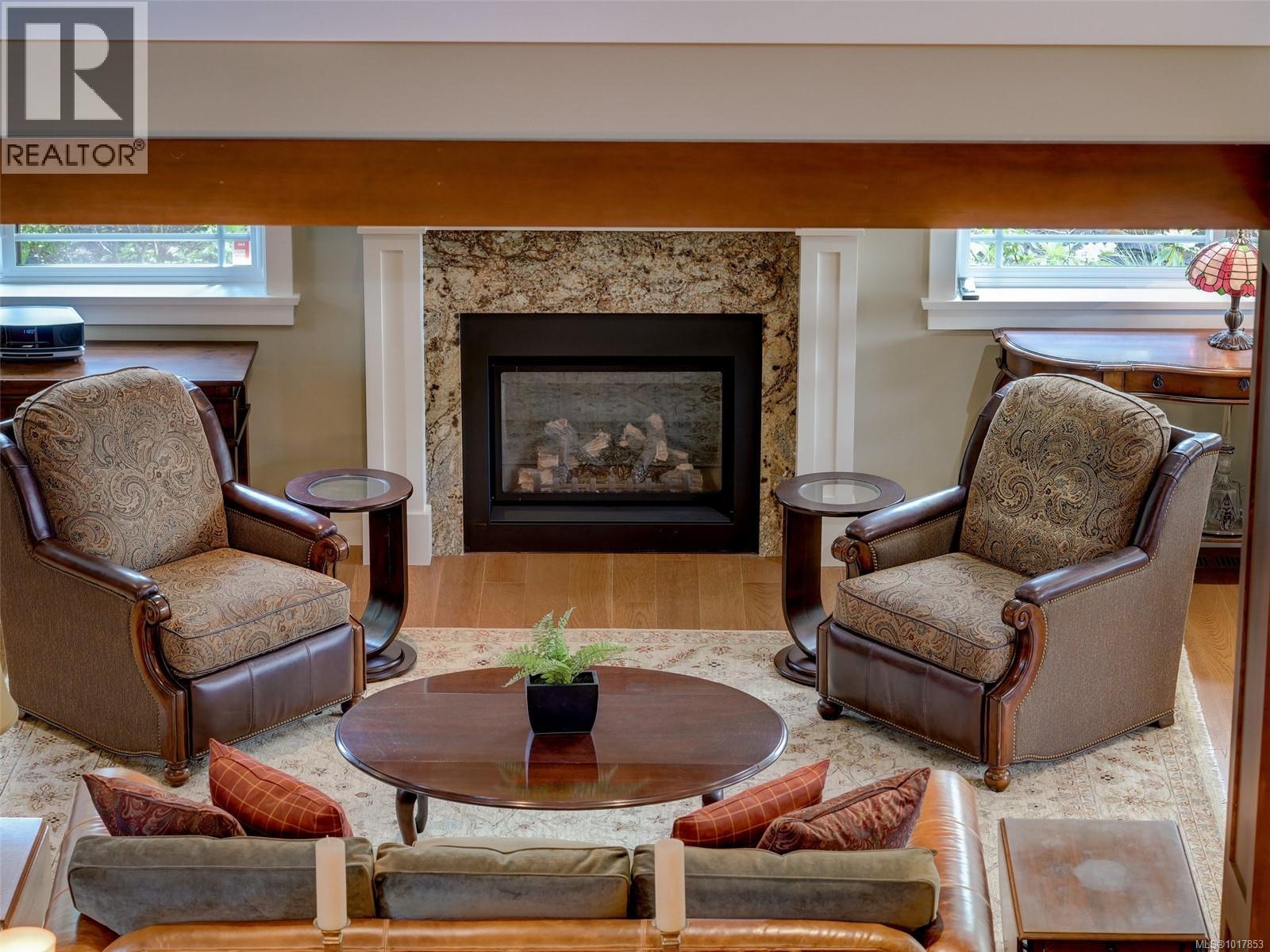  3215 Henderson Road, Oak Bay