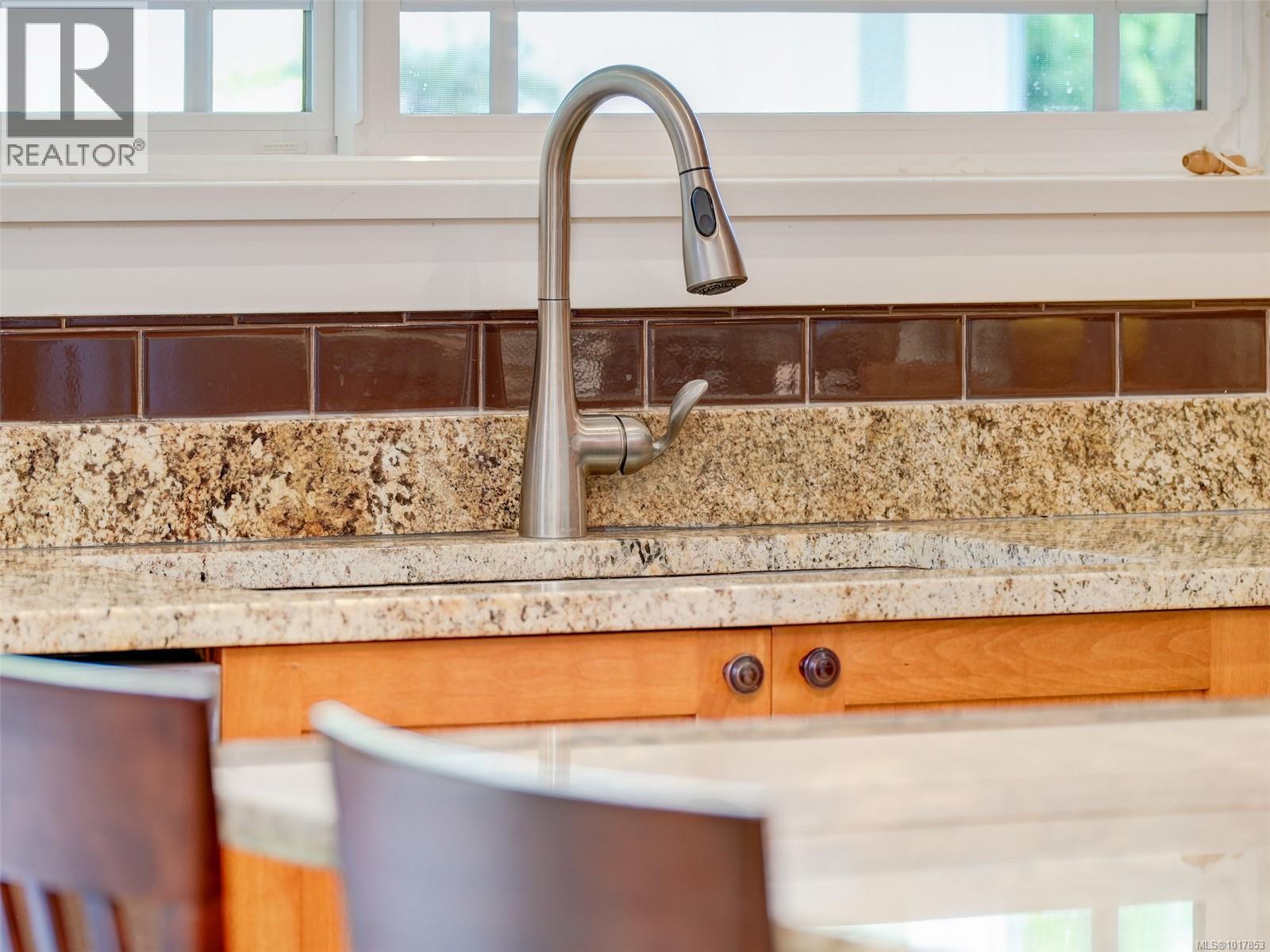  3215 Henderson Road, Oak Bay