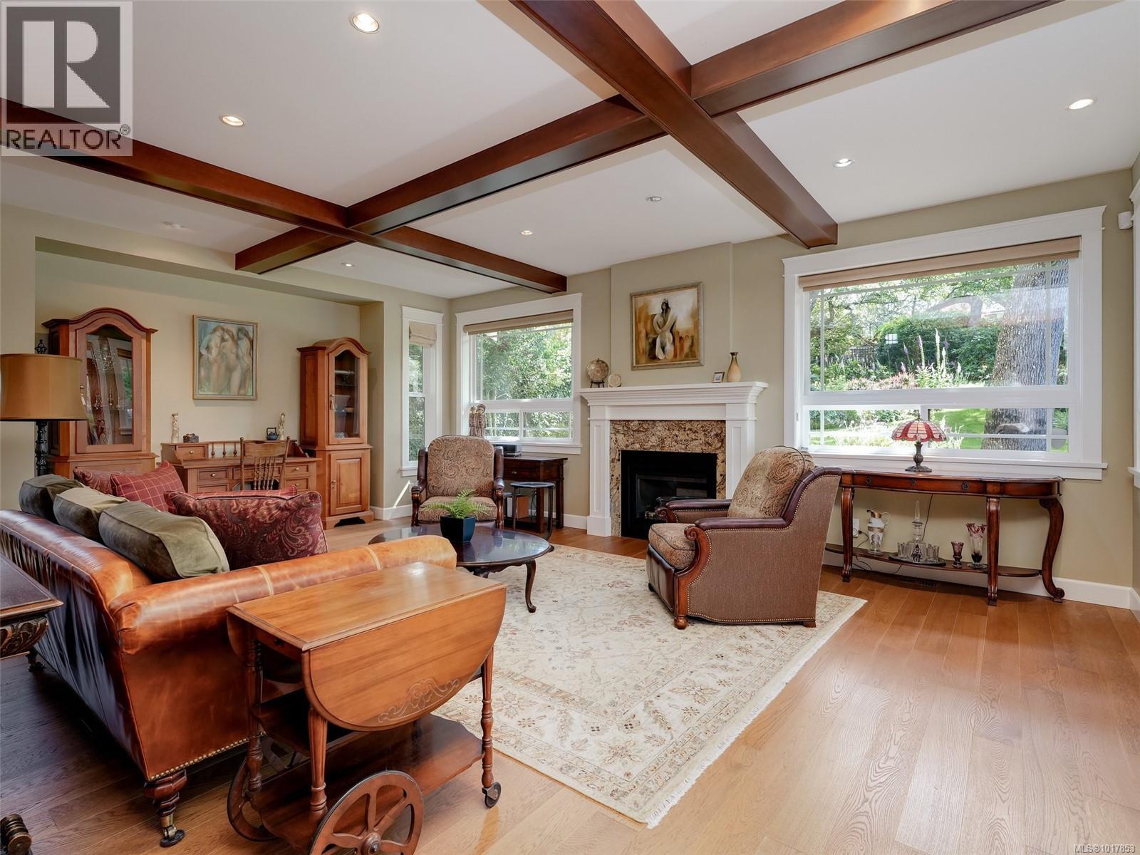  3215 Henderson Road, Oak Bay