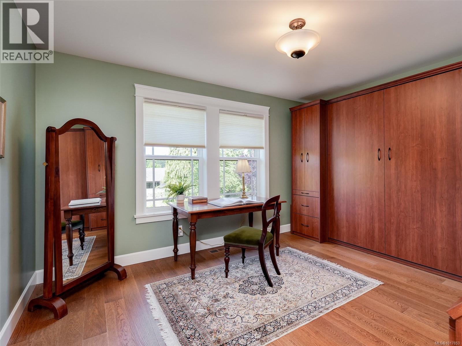  3215 Henderson Road, Oak Bay