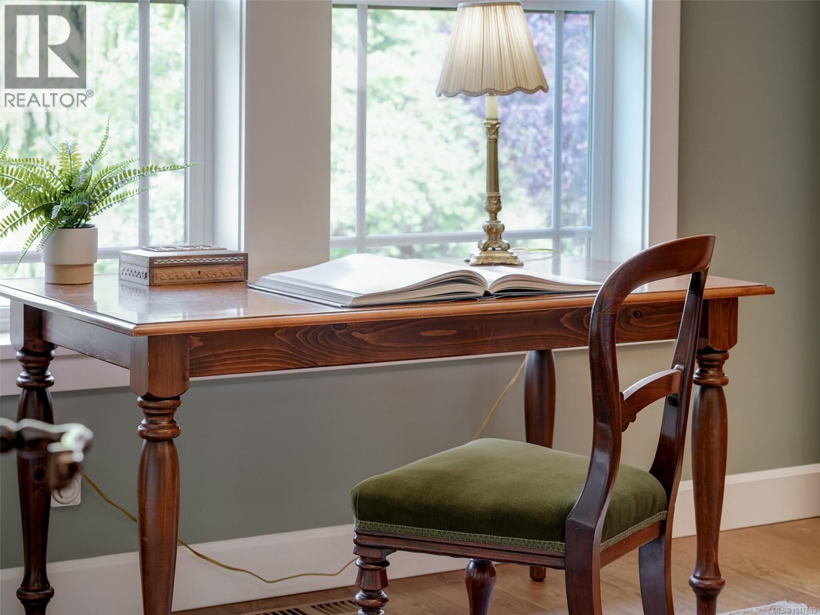  3215 Henderson Road, Oak Bay