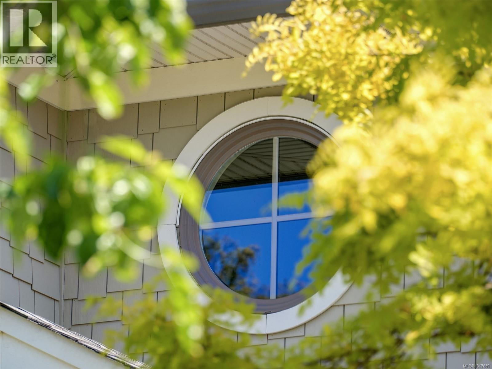  3215 Henderson Road, Oak Bay