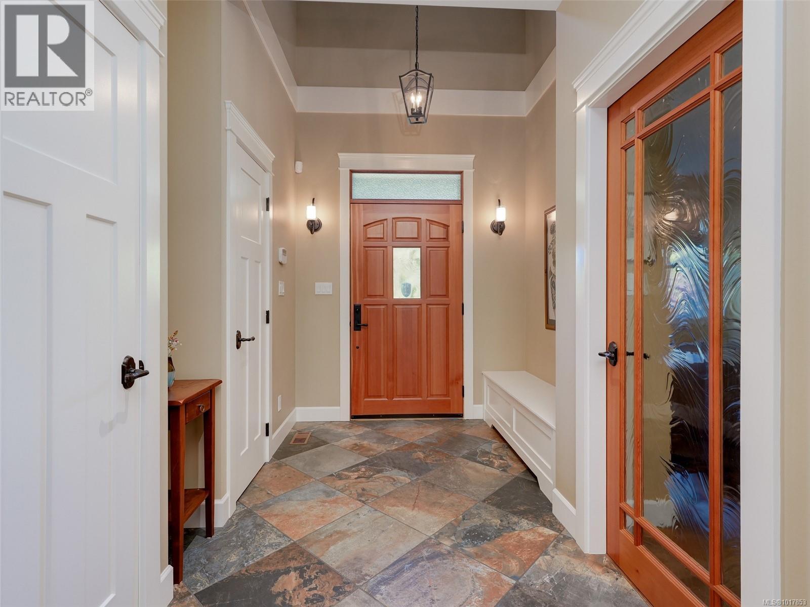  3215 Henderson Road, Oak Bay