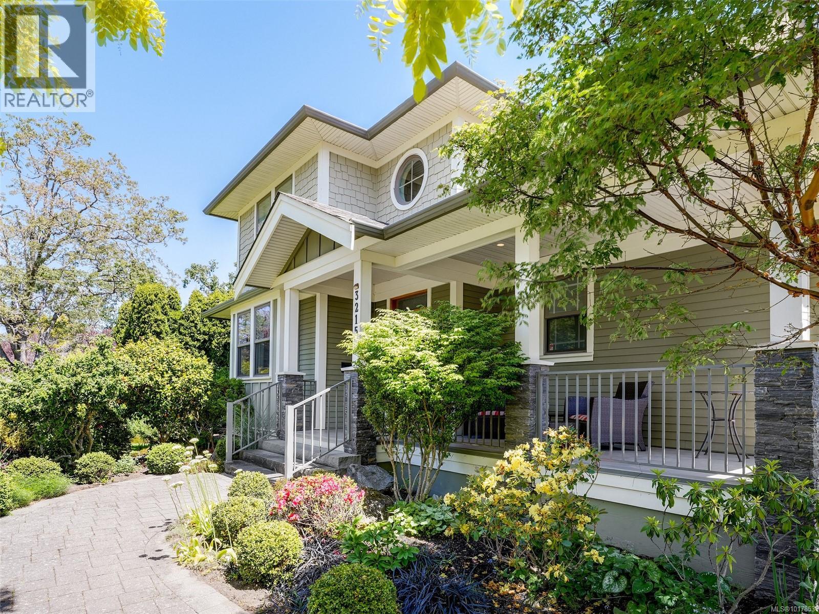  3215 Henderson Road, Oak Bay