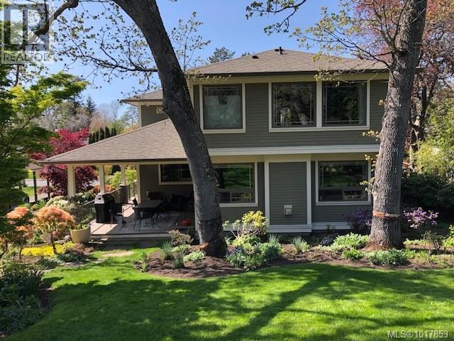  3215 Henderson Road, Oak Bay