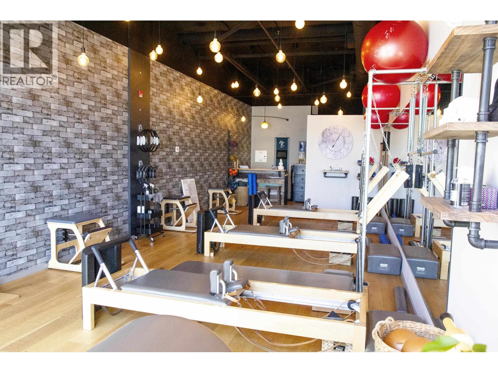 C105 5682 WHARF AVENUE, Sechelt