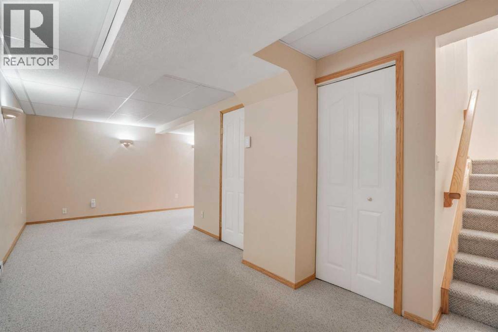 Single Family House for Sale in  Mt Douglas Manor SE McKenzie Lake Calgary 
