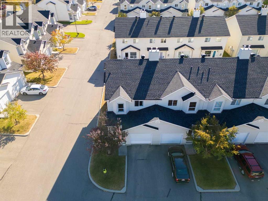 Single Family House for Sale in  Mt Douglas Manor SE McKenzie Lake Calgary 