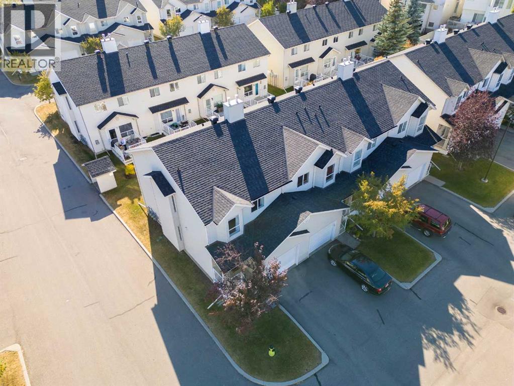Single Family House for Sale in  Mt Douglas Manor SE McKenzie Lake Calgary 