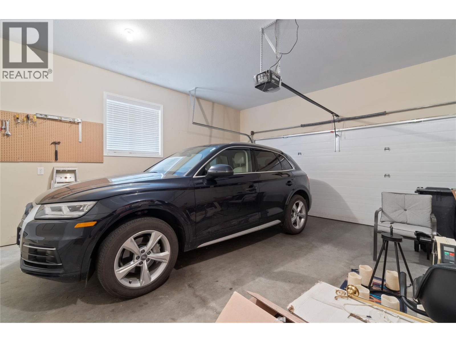 434 665 Cook Road, Kelowna