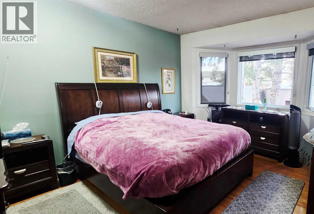 Single Family House 4 Level for Sale in  Whitestone Road NE Whitehorn Calgary 