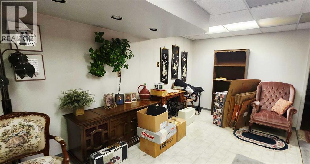 Single Family House 4 Level for Sale in  Whitestone Road NE Whitehorn Calgary 