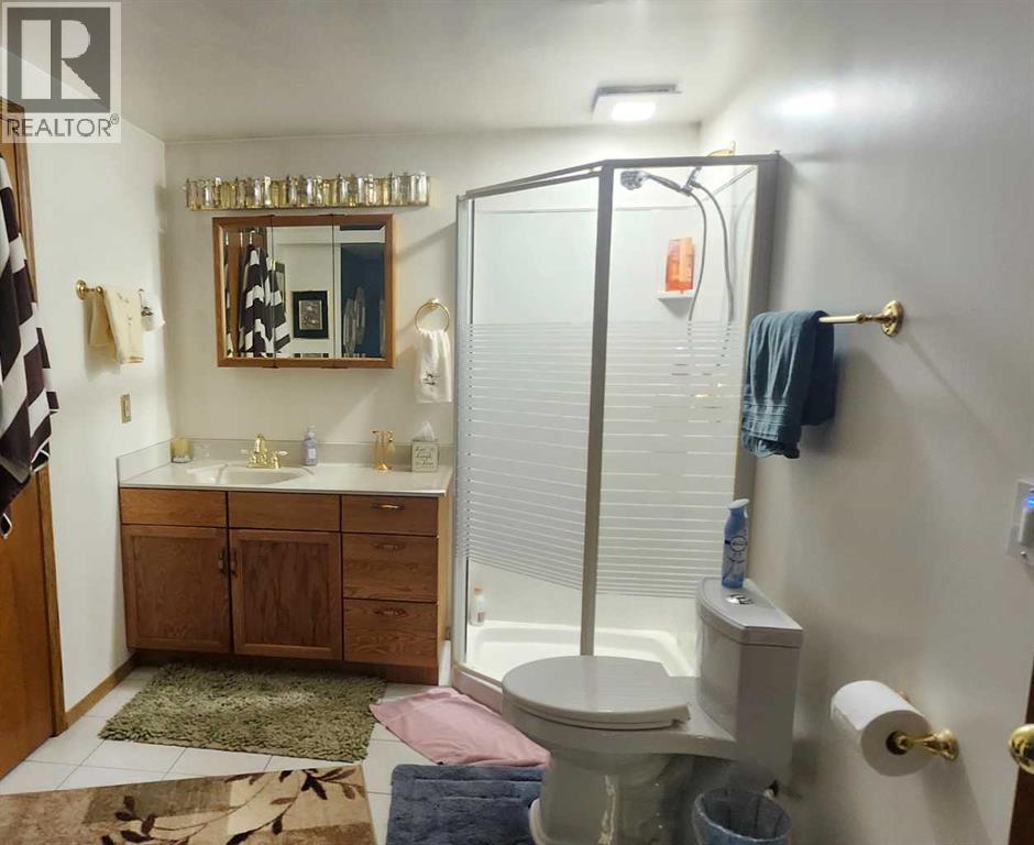 Single Family House 4 Level for Sale in  Whitestone Road NE Whitehorn Calgary 
