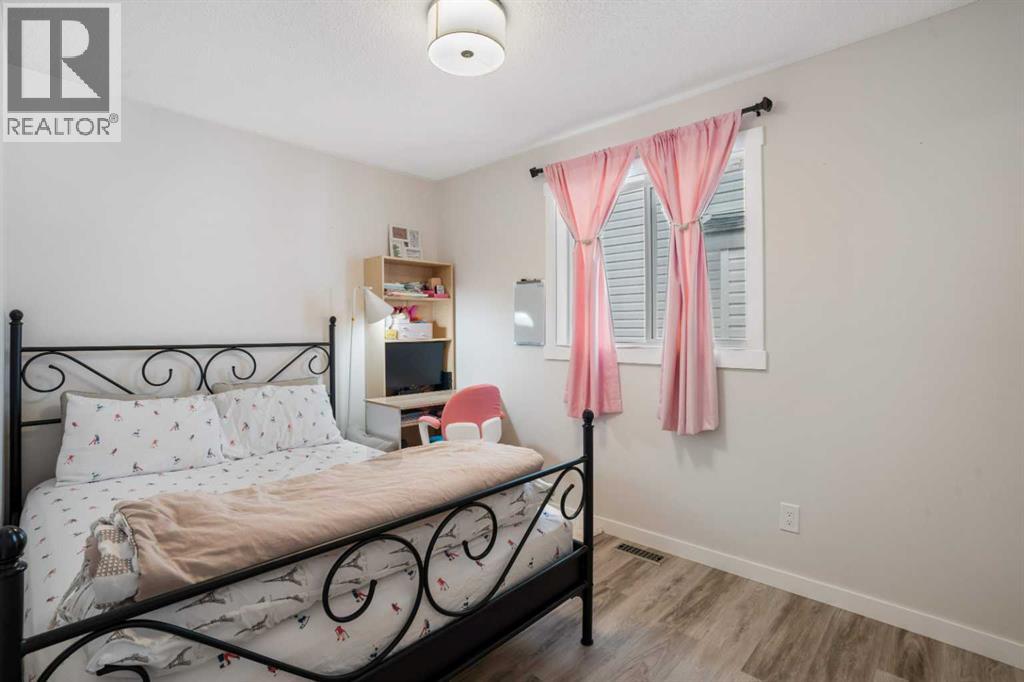 Single Family House Bi-level for Sale in  Hawkstone Drive NW Hawkwood Calgary 