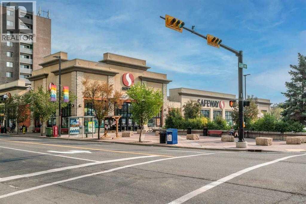 Single Family House for Sale in    Street NW Hillhurst Calgary 