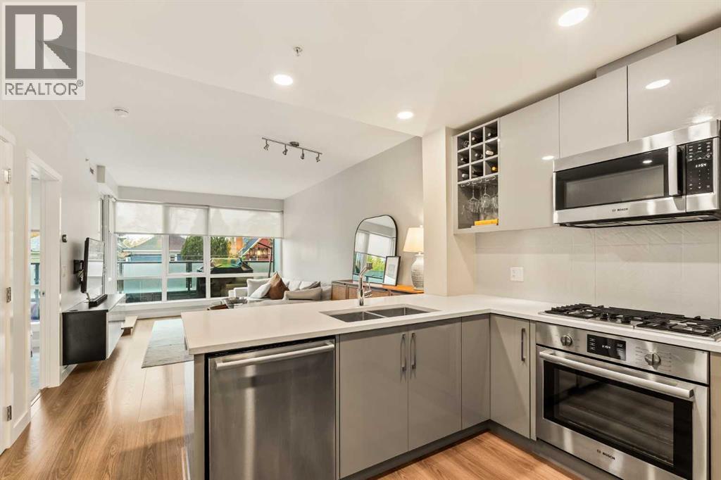 206, 301 10 Street NW, Calgary, Alberta