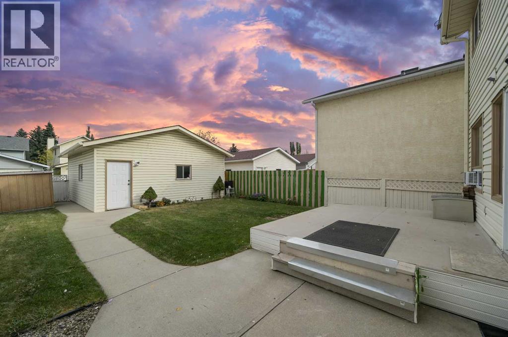 Single Family House for Sale in  Laguna Close NE Monterey Park Calgary 