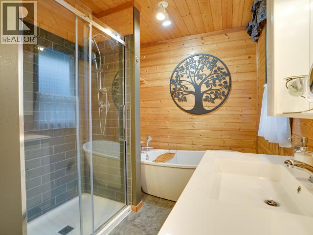 5732 MAPLE AVE, Powell River