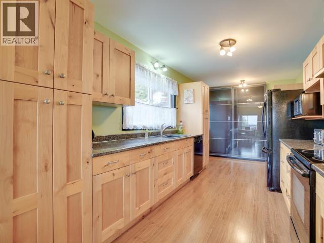 5732 MAPLE AVE, Powell River