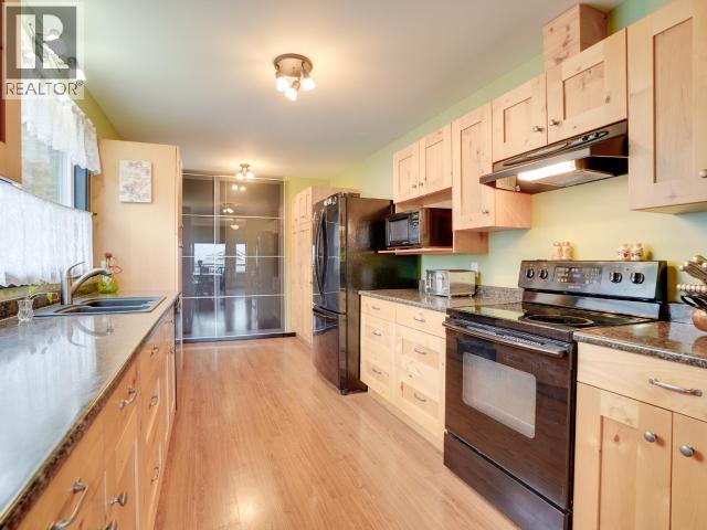 5732 MAPLE AVE, Powell River