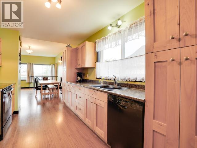 5732 MAPLE AVE, Powell River