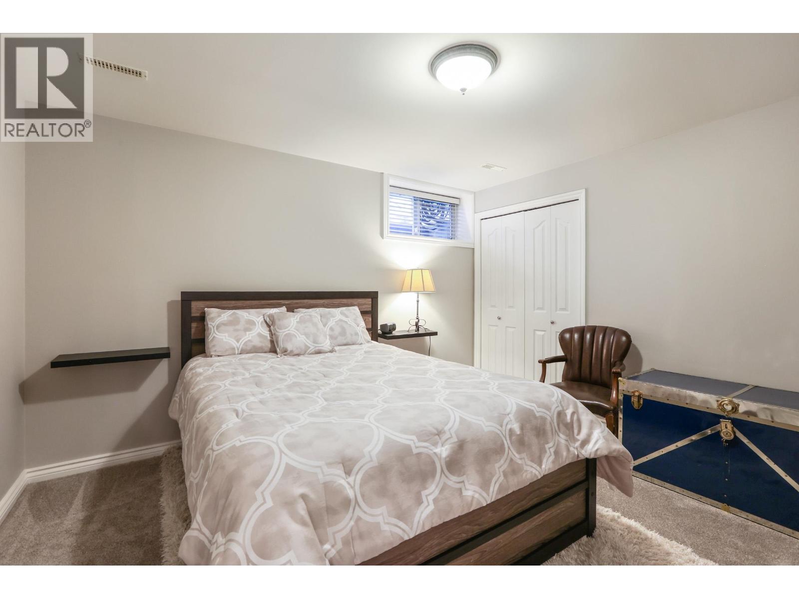 1076 CLEMENTS AVENUE, North Vancouver