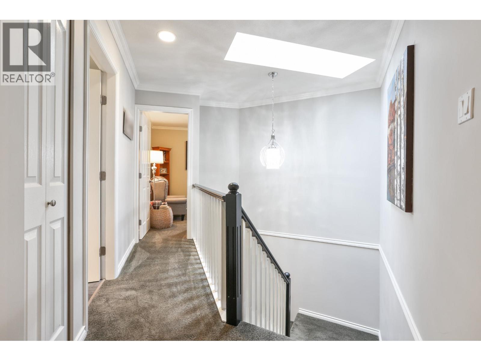 1076 CLEMENTS AVENUE, North Vancouver