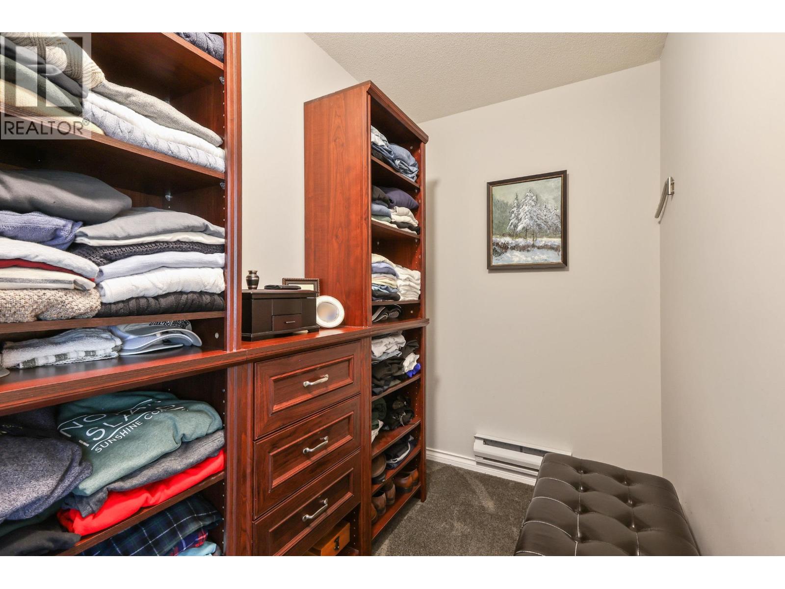 1076 CLEMENTS AVENUE, North Vancouver