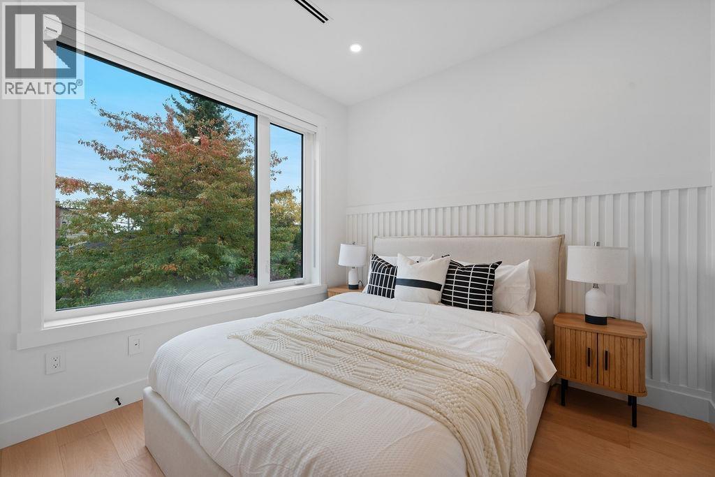 1 5883 SOPHIA STREET, Vancouver