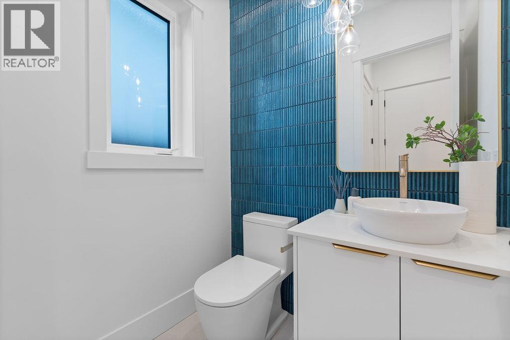 1 5883 SOPHIA STREET, Vancouver