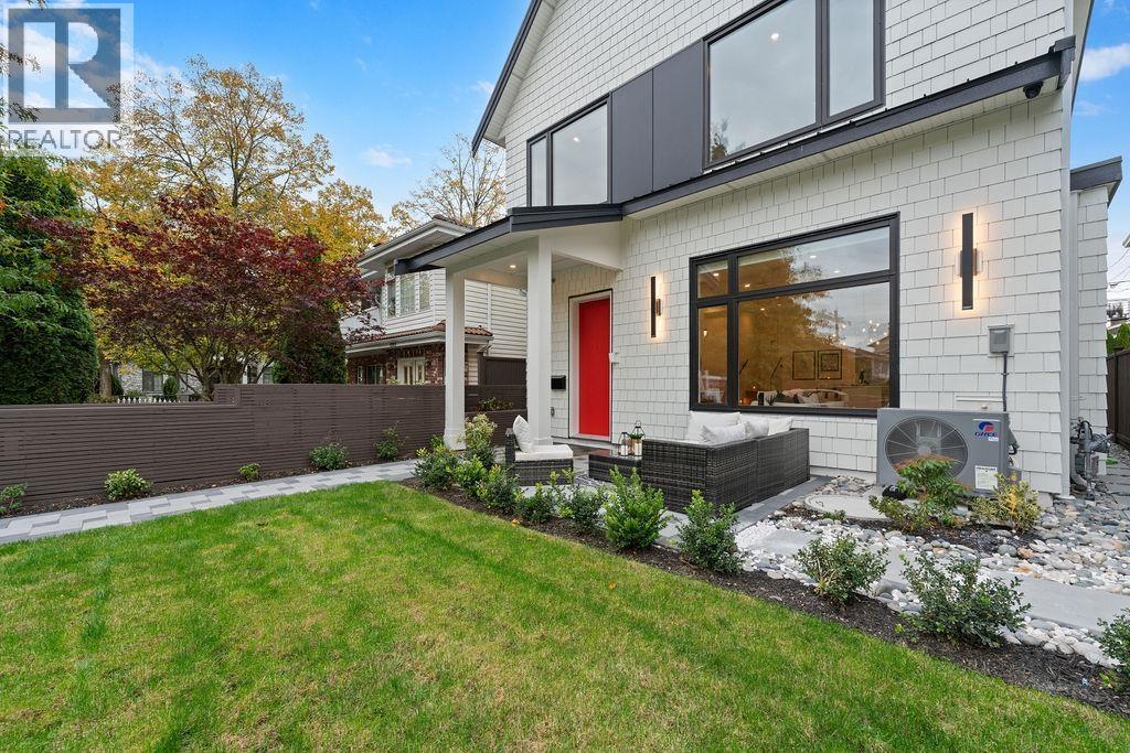 1 5883 SOPHIA STREET, Vancouver