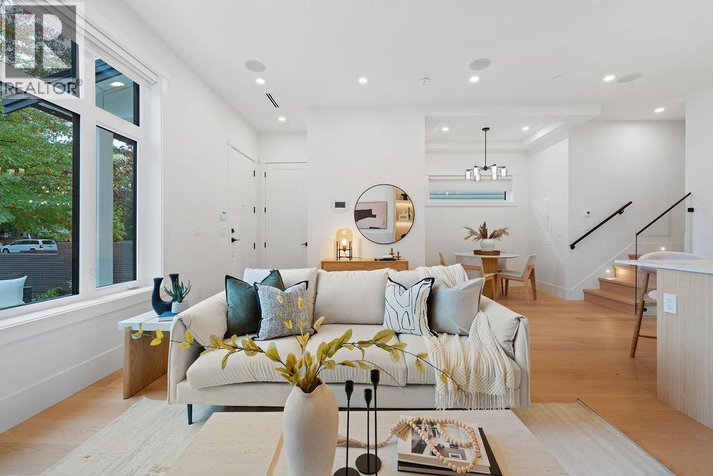 1 5883 SOPHIA STREET, Vancouver