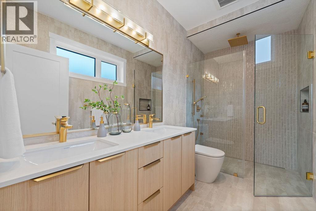 1 5883 SOPHIA STREET, Vancouver