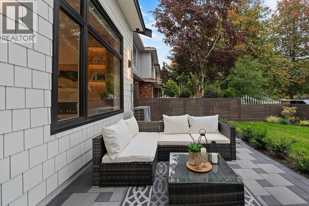 1 5883 SOPHIA STREET, Vancouver