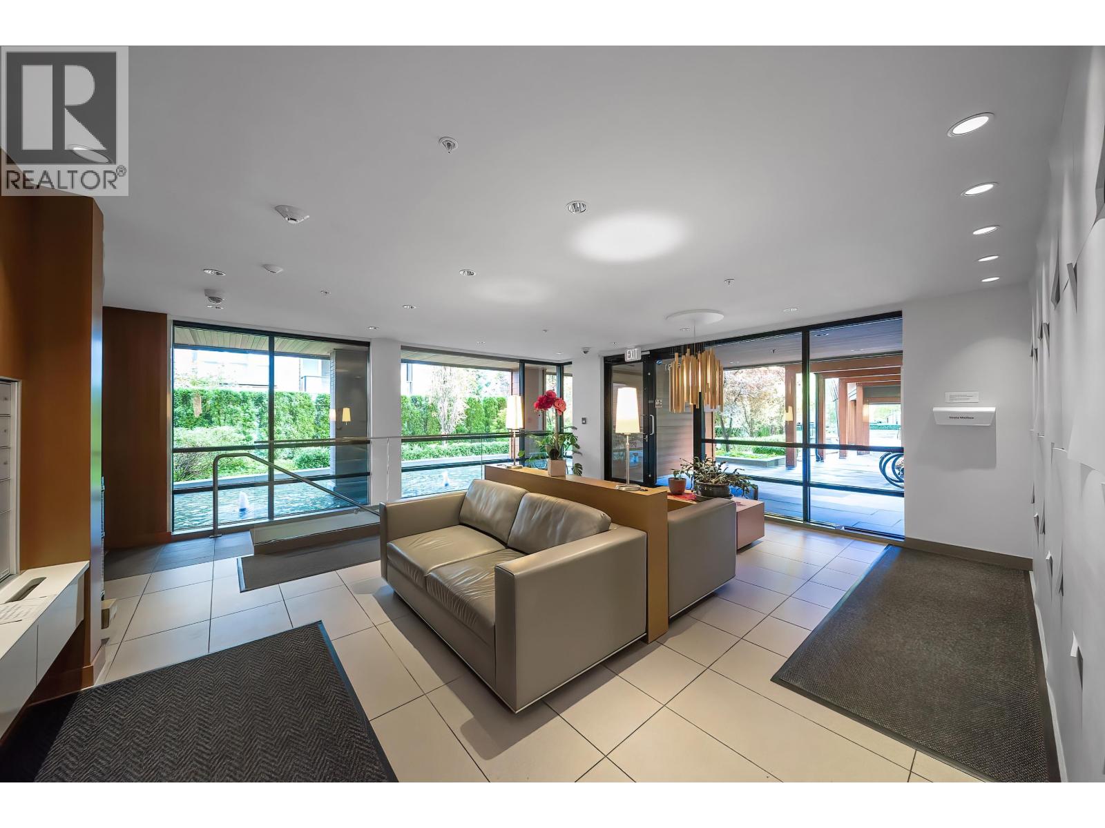 101 5981 GRAY AVENUE