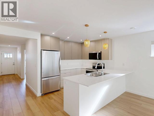 7156 EDGEHILL CRESCENT, Powell River