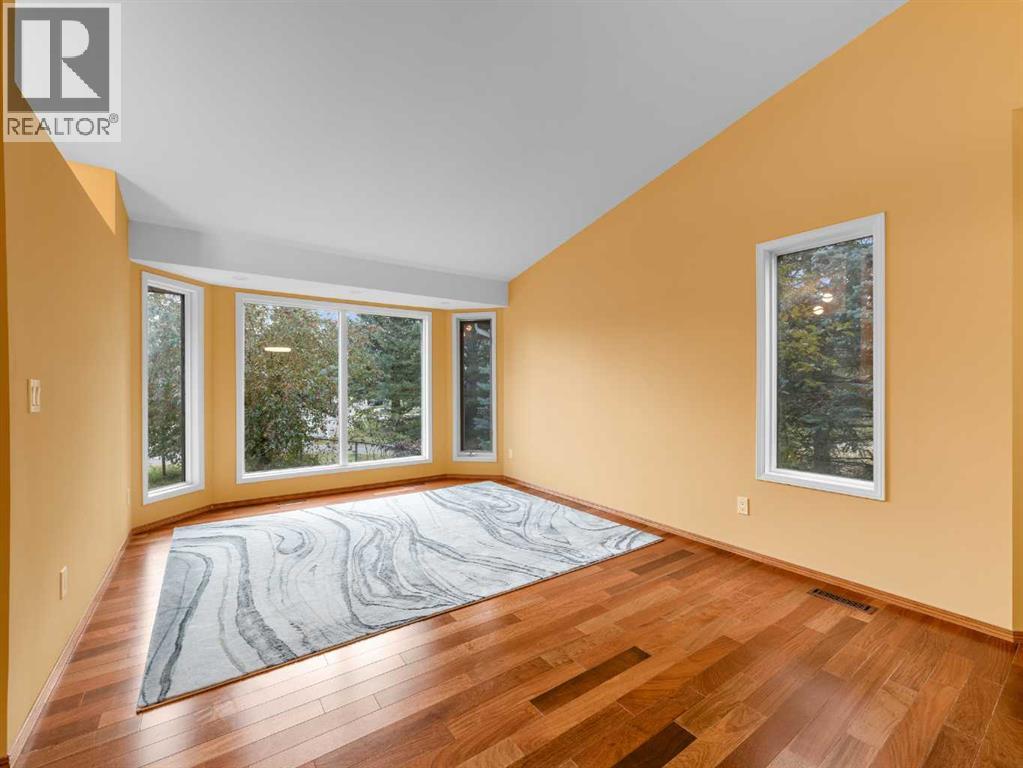 Single Family House 4 Level for Sale in  Shannon Crescent SW Shawnessy Calgary 