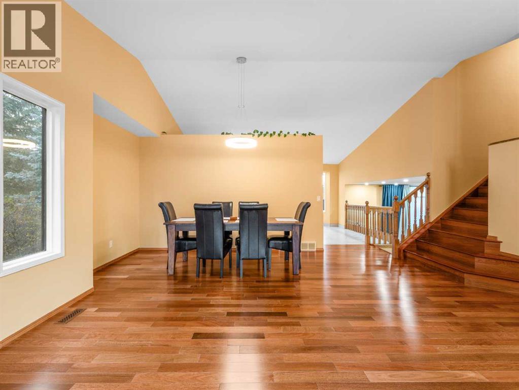 Single Family House 4 Level for Sale in  Shannon Crescent SW Shawnessy Calgary 