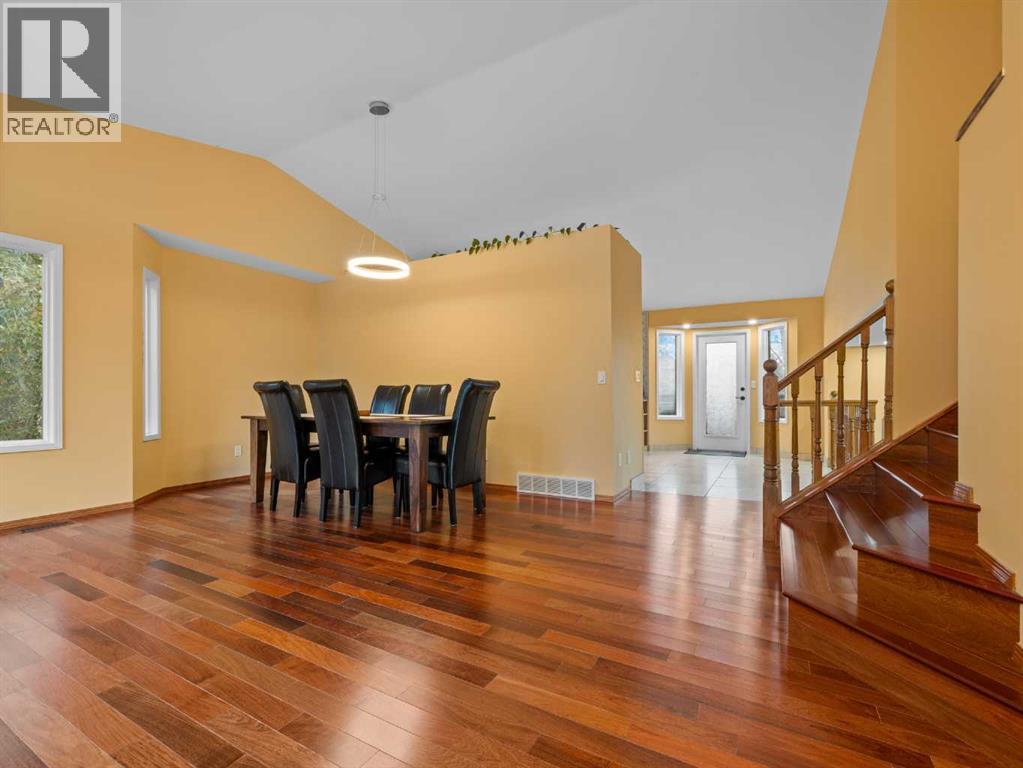 Single Family House 4 Level for Sale in  Shannon Crescent SW Shawnessy Calgary 