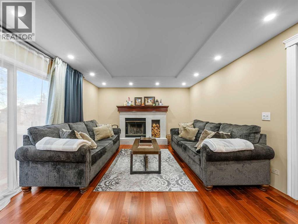 Single Family House 4 Level for Sale in  Shannon Crescent SW Shawnessy Calgary 