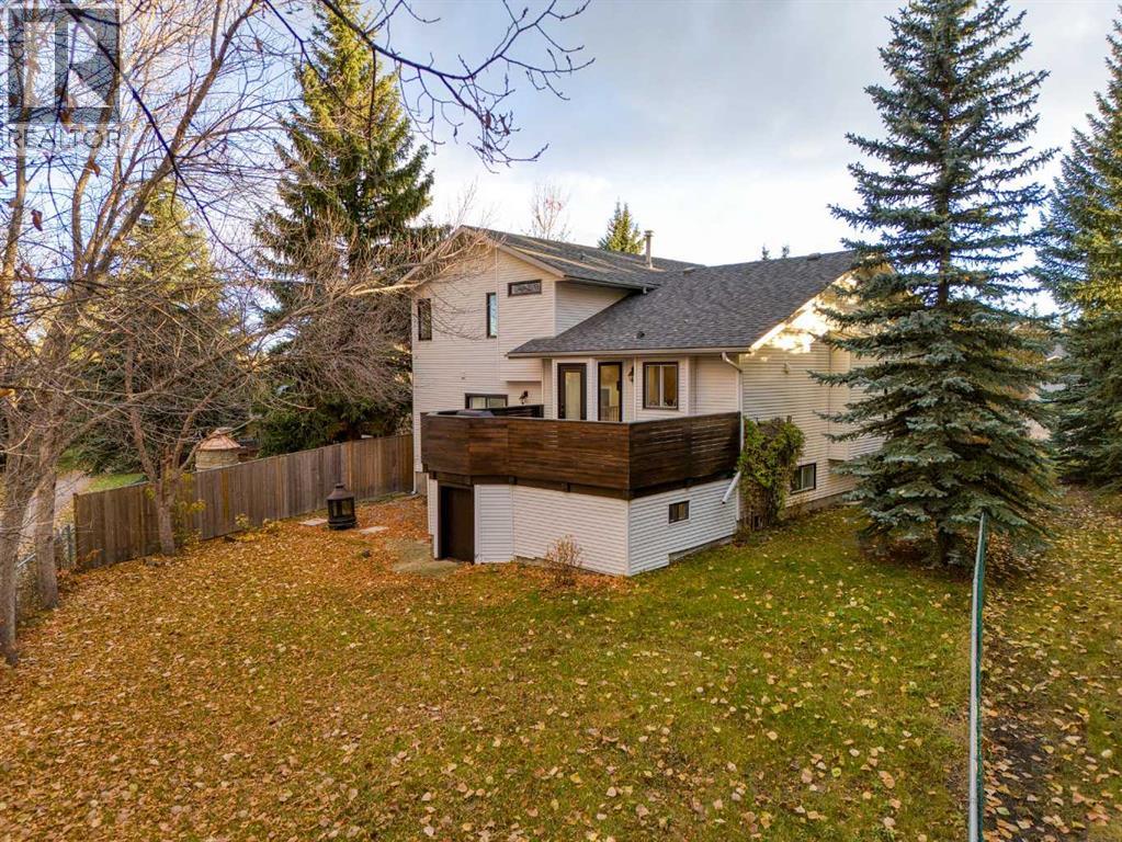 Single Family House 4 Level for Sale in  Shannon Crescent SW Shawnessy Calgary 